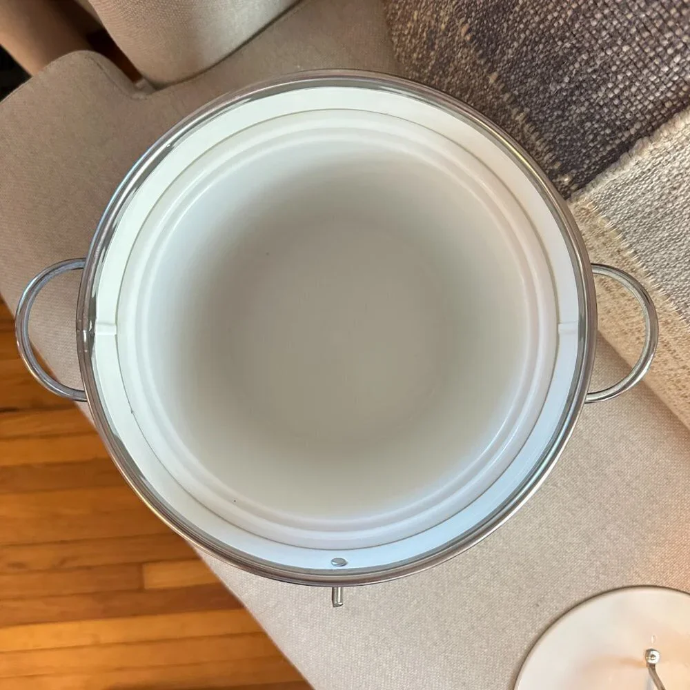 White Galvanize Ice Bucket With Lid and Scoop